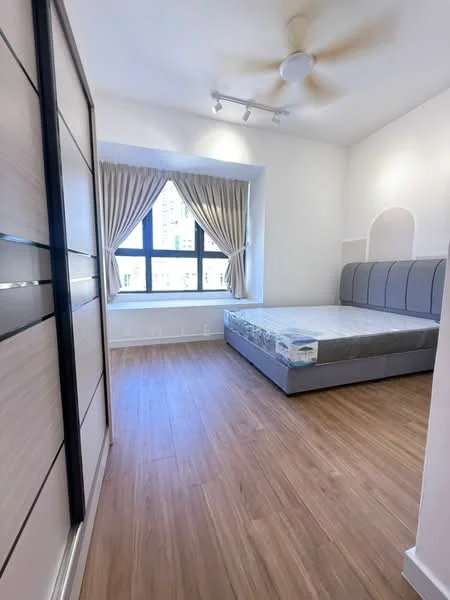 Bedroom features: queen-size bed, upholstered headboard, wooden flooring, floor-to-ceiling window, sheer curtains, 5-blade ceiling fan, built-in wardrobe with sliding doors, neutral wall color, track lighting; style: modern; view: city.