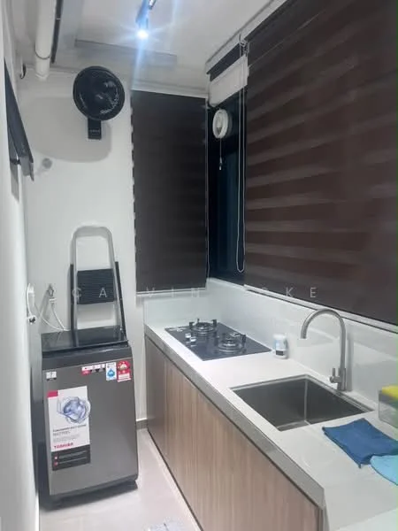 Kitchen features: single-bowl stainless-steel sink, chrome pull-down faucet, 4-burner gas hob, built-in oven, stainless-steel fridge, wood cabinetry, grey countertop, roller blinds, wall-mounted exhaust fan, tile flooring, LED ceiling lights; style: modern.