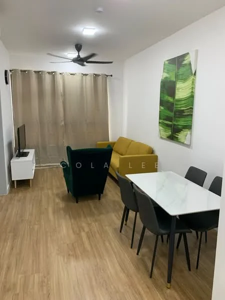 Living features: light wood laminate flooring, white painted walls, 5-blade ceiling fan, sofa in green fabric, yellow upholstered sofa, white TV console, wall-mounted TV, dining table with white top, 4 black dining chairs, large artwork with green leaves, sheer curtains; style: modern.