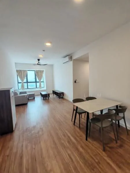 Living features: laminate flooring, white painted walls, 5-blade ceiling fan with light, floor-to-ceiling windows, sofa in light grey fabric, coffee table, TV console, dining table with 4 chairs, air conditioning unit; style: modern; view: city.