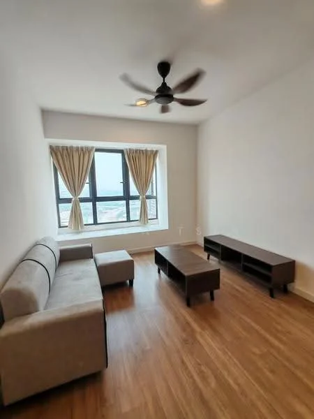 Living features: 3-seater fabric sofa in beige, coffee table, TV console, floor-to-ceiling window, sheer curtains, 5-blade ceiling fan with light, laminate flooring, white painted walls; style: modern; view: city.
