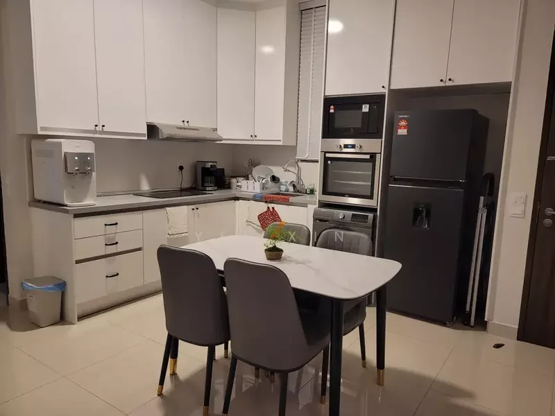 Kitchen features: white shaker cabinets, grey countertop, stainless-steel sink, chrome pull-down faucet, built-in oven, freestanding range oven, stainless-steel fridge, microwave, water dispenser, 4-seater dining table, upholstered dining chairs, tile flooring, recessed downlights; style: modern.