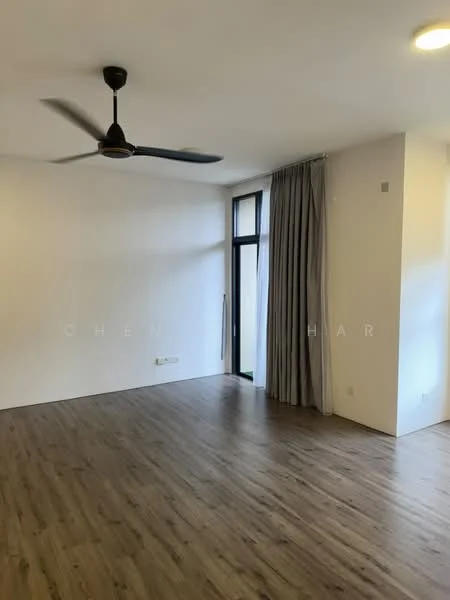 Living features: wooden flooring, white painted walls, 5-blade ceiling fan, floor-to-ceiling windows, curtains, natural light, open layout; style: modern; view: garden.