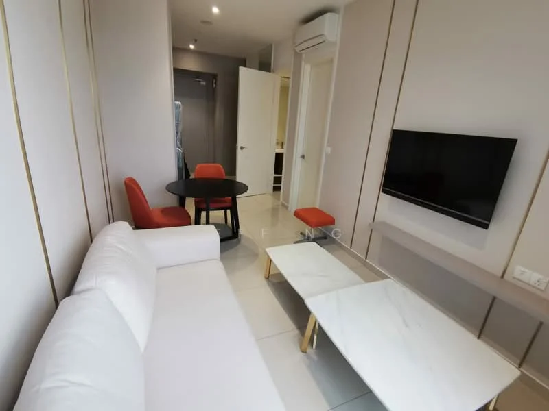 Living features: white fabric sofa, marble coffee table, black round dining table, red dining chair, wall-mounted TV, light grey painted walls, recessed downlights, tile flooring, air conditioning unit; style: modern.