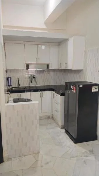 Kitchen features: white shaker cabinets, black countertop, single-bowl stainless-steel sink, chrome pull-down faucet, built-in oven, freestanding range oven, stainless-steel fridge, ceramic tile backsplash, marble tile flooring, wall-mounted kitchen hood, kitchen utensils, window above sink; style: modern.