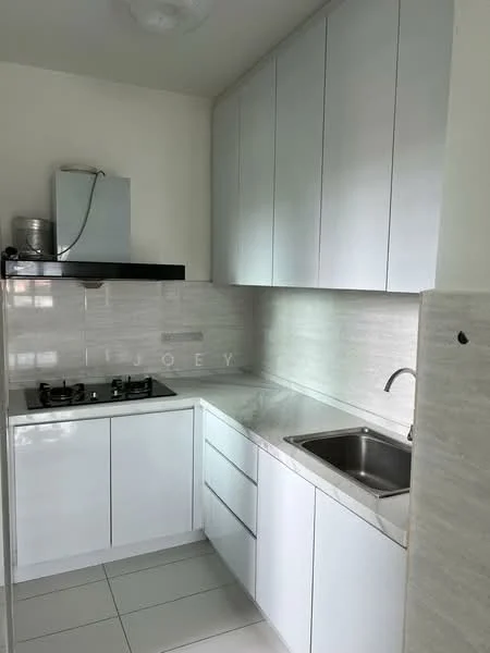 Kitchen features: white cabinetry, marble countertop, single-bowl stainless-steel sink, chrome pull-down faucet, 4-burner gas hob, built-in oven, white tiled backsplash, white tiled flooring, recessed ceiling lights; style: modern.