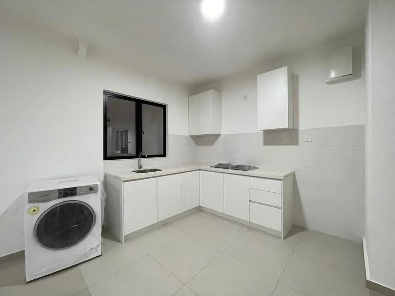 Kitchen features: white cabinetry, laminate countertop, single-bowl stainless-steel sink, chrome pull-down faucet, built-in gas hob, wall-mounted range hood, washing machine, grey tiled backsplash, light-colored floor tiles, recessed ceiling lights, floor-to-ceiling window, open layout; style: modern.