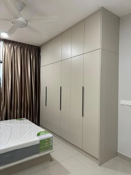 Bedroom features: queen-size bed, upholstered headboard, built-in wardrobe with sliding doors, floor-to-ceiling windows, curtains in brown, ceiling fan, light-colored wall, tile flooring; style: modern.