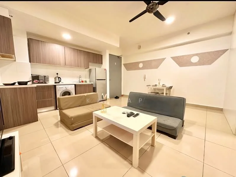 Living features: cream tiled flooring, white painted walls, ceiling fan, sofa bed in beige, 2-seater fabric sofa in grey, coffee table in white, wall-mounted TV, refrigerator, built-in kitchen cabinetry in wood, microwave, washing machine, kitchen countertop, dining area with 2 chairs; style: modern.