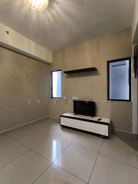 Living features: cream wallpaper with geometric pattern, white tiled flooring, ceiling light fixture, wall-mounted TV, TV console in white, black floating shelf, two windows with black frames, neutral wall color; style: modern.