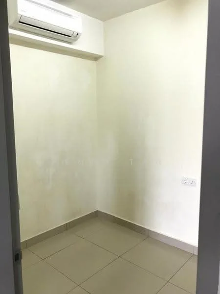 Room features: white painted walls, tile flooring, 1 wall-mounted split AC.