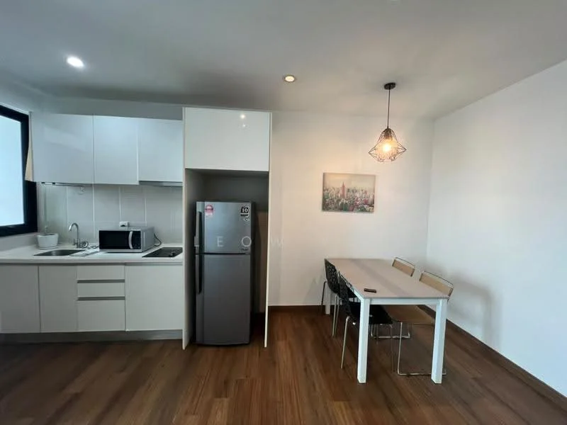 Kitchen features: white cabinetry, stainless-steel fridge, built-in microwave, single-bowl stainless-steel sink, chrome pull-down faucet, white quartz countertop, ceramic tile backsplash, 4-burner gas hob, recessed downlights, wooden flooring, dining table with 6 chairs, pendant light; style: modern.