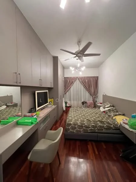 Bedroom features: queen-size bed with patterned bedding, wooden flooring, light grey painted walls, built-in wardrobe with sliding doors, desk with mirror, TV on wall-mounted console, 5-blade ceiling fan, curtains with tiebacks, decorative pillows, area rug, decorative items on desk; style: modern.
