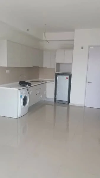Kitchen features: white cabinetry, ceramic tile flooring, single-bowl stainless-steel sink, chrome pull-down faucet, built-in oven, 4-burner gas hob, fridge, washing machine, light-colored backsplash, open layout; style: modern.