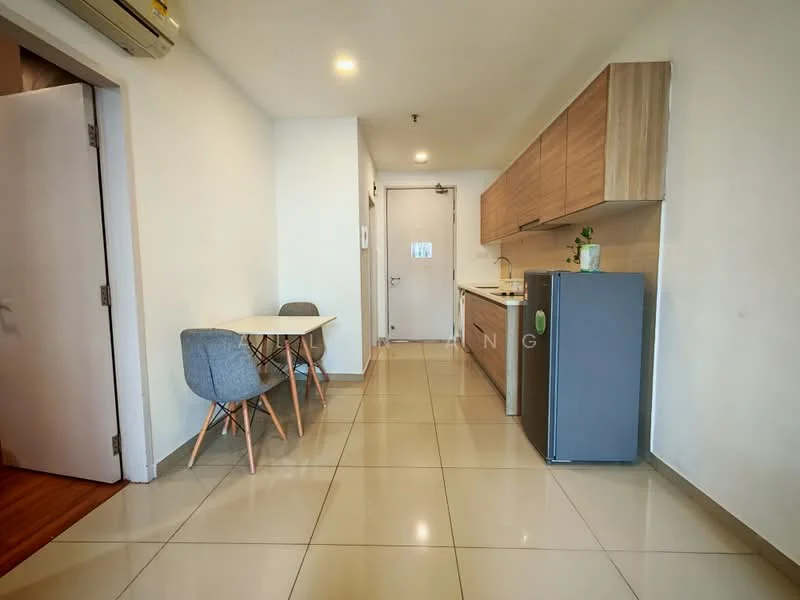 Kitchen features: white painted walls, cream cabinetry, grey countertop, stainless-steel fridge, built-in oven, 4-burner gas hob, single-bowl stainless-steel sink, chrome pull-down faucet, tile flooring, recessed downlights, dining table with white top, 4 grey upholstered chairs; style: modern.