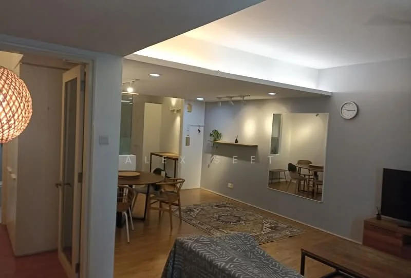 Living features: wooden flooring, grey painted walls, recessed downlights, wall-mounted clock, large mirror, TV console, freestanding TV cabinet, area rug with geometric pattern, dining table with chairs, pendant lamp, open layout, sliding glass door, decorative plant; style: modern.