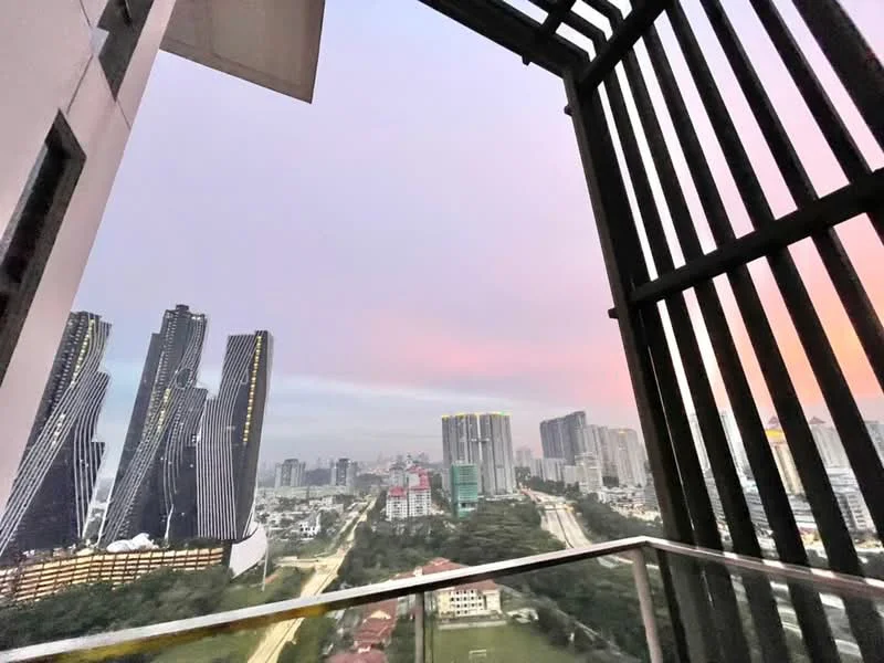 Room view: city.