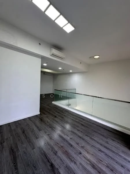 Room features: white painted walls, wooden flooring, 1 wall-mounted split AC, recessed downlights, glass railing, ceiling light, open layout, large windows; style: modern.