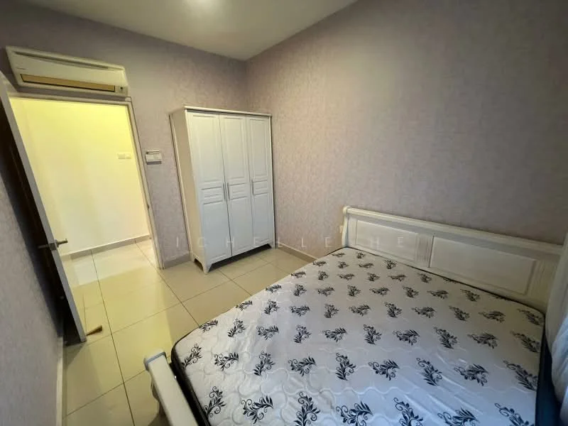 Bedroom features: queen-size bed with patterned bedding, white wooden bed frame, built-in wardrobe with sliding doors, cream wallpaper with floral pattern, white tiled flooring, 1 wall-mounted split AC, ceiling light fixture, door leading to hallway; style: modern.