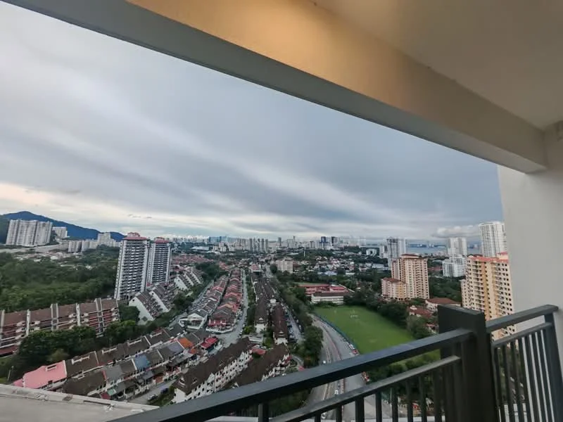 Room view: city.