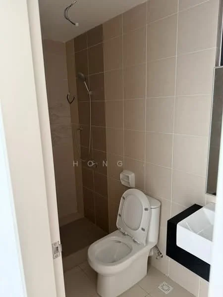 Bathroom features: walk-in shower with glass enclosure, chrome handheld shower, one-piece toilet, white sink with black countertop, tile cladding on walls, light beige wall tiles, cream floor tiles, mirror above sink; style: modern.