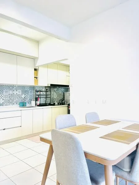 Kitchen features: white cabinetry, grey patterned backsplash, stainless-steel sink, chrome pull-down faucet, built-in oven, freestanding range oven, microwave, 4-burner gas hob, dining table with four chairs, tile flooring, recessed downlights; style: modern.