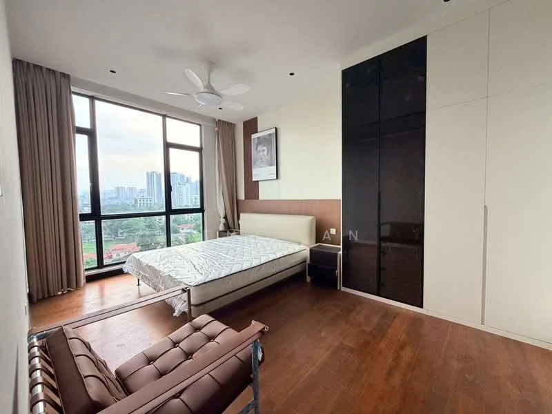 Bedroom features: king-size bed, upholstered headboard, wooden flooring, floor-to-ceiling windows, city view, 5-blade ceiling fan, built-in wardrobe with sliding doors, decorative wall art, curtains, nightstand, bench seating; style: modern; view: city.