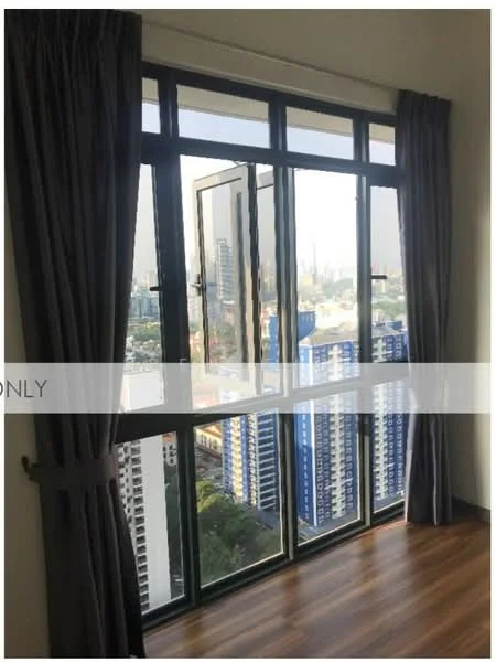 Room features: floor-to-ceiling windows, curtains in grey fabric, wooden flooring, city view, modern design; style: modern; view: city.