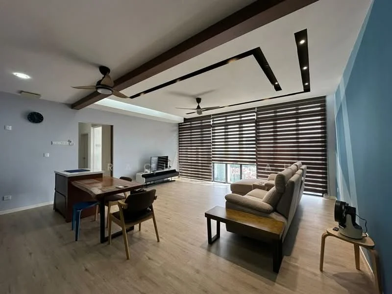 Living features: light wood flooring, grey painted walls, blue accent wall, exposed wooden beams on ceiling, recessed LED downlights, 2-blade ceiling fan, large windows with horizontal wooden blinds, sofa with light upholstery, wooden coffee table, dining table with 4 chairs, wall-mounted TV, decorative wall clock; style: modern; view: city.