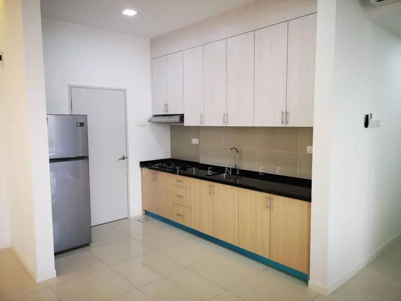 Kitchen features: grey stainless-steel fridge, black granite countertop, wood cabinetry with light finish, white upper cabinets, built-in gas stove, single-bowl stainless-steel sink, chrome pull-down faucet, tile backsplash, ceramic tile flooring, recessed downlights; style: modern.