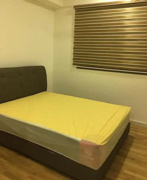 Bedroom features: queen-size bed, upholstered headboard, yellow mattress, wooden flooring, roller blinds, white painted walls; style: modern.