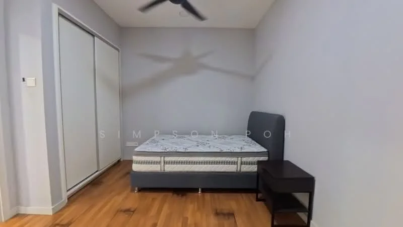 Bedroom features: queen-size bed, wooden flooring, light grey painted walls, ceiling fan, built-in wardrobe with sliding doors, nightstand, window with natural light; style: modern.