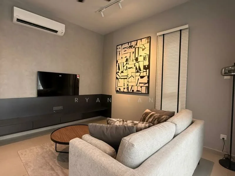 Living features: light grey painted walls, cream tiled flooring, 5-blade ceiling fan, wall-mounted TV, low-profile TV console in dark wood, round coffee table with wooden top, beige fabric sofa, decorative artwork on wall, vertical blinds on window, wall-mounted air conditioning unit; style: modern.