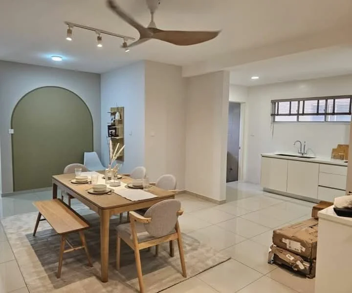 Dining features: wooden dining table, 6 upholstered dining chairs, bench seating, decorative centerpiece, recessed downlights, area rug, wall-mounted shelf, green accent wall; style: modern. Kitchen features: white cabinetry, stainless-steel sink, chrome pull-down faucet, countertop with backsplash, built-in oven, freestanding range oven, kitchen island, tile flooring; style: modern.