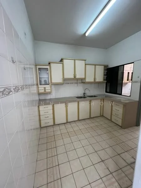 Jalan Anggerik Aranda, Kota Kemuning, Shah Alam — view 2 of 5 — for Rent