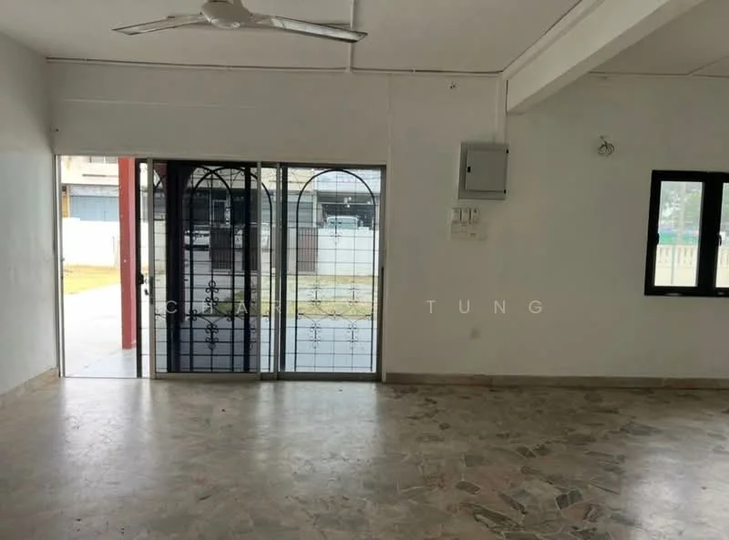 Jalan Besar, Pekan Dengkil, Dengkil