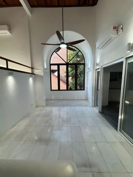 Living features: marble tile flooring, white painted walls, exposed wooden beams on ceiling, 5-blade ceiling fan, large arched window, sliding glass door, recessed downlights, air conditioning unit; style: modern; view: garden.