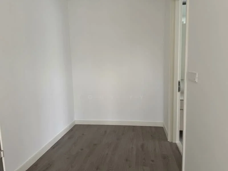 Room features: white painted walls, laminate flooring, doorway, window frame, neutral color scheme; style: modern.