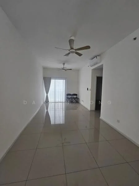 Living features: white painted walls, glossy tile flooring, 5-blade ceiling fan, floor-to-ceiling windows, sheer curtains, sliding glass door, dining table, chairs; style: modern.