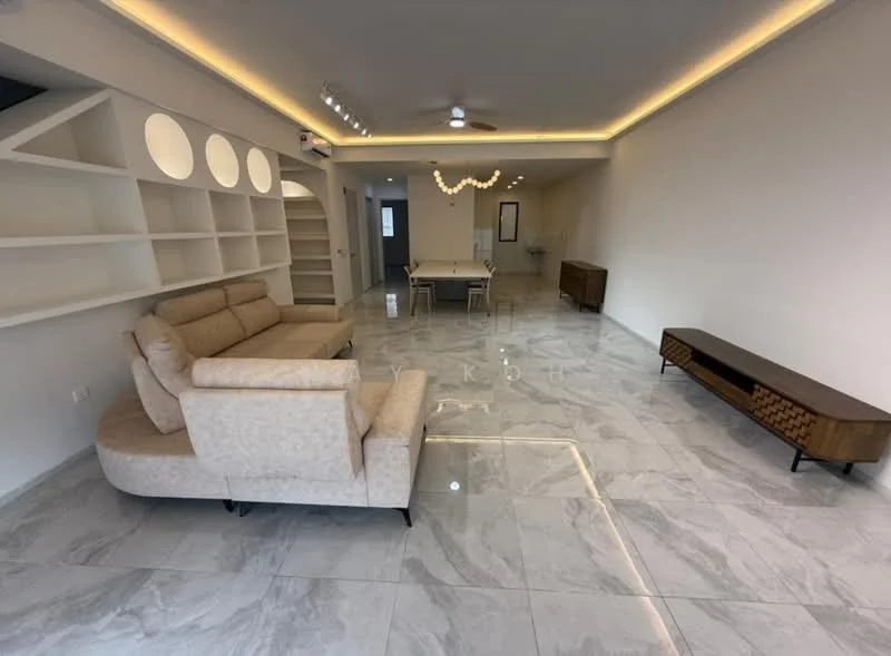 Living features: 3-seater fabric sofa in beige, marble tile flooring, recessed downlights, ceiling fan, wall-mounted TV console, decorative lighting fixture, open shelving unit, dining table, wooden sideboard, neutral painted walls; style: modern.