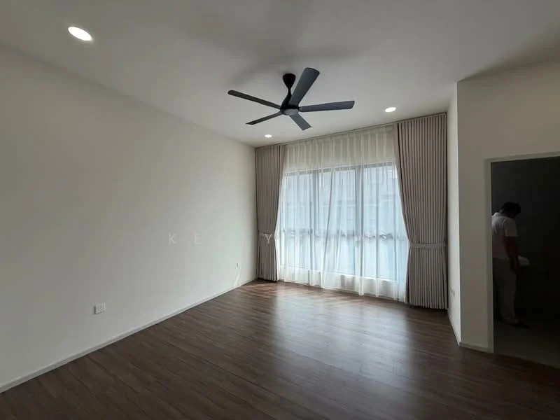 Living features: white painted walls, wooden flooring, 5-blade ceiling fan with light, floor-to-ceiling windows, sheer curtains, recessed downlights; style: modern.