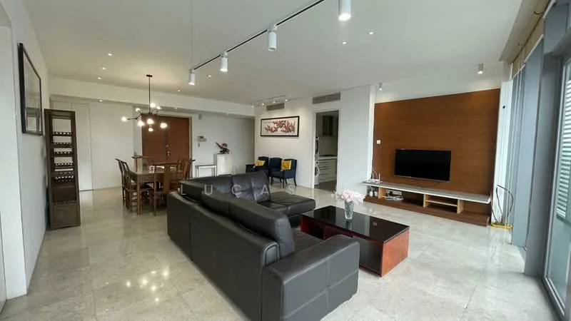 Living features: 3-seater leather sofa in black, coffee table with glass top, wall-mounted TV, TV console in wood, recessed downlights, pendant light fixture, marble flooring, large windows with city view, decorative artwork on wall, dining table with 4 chairs, sideboard cabinet, open layout with kitchen visible; style: modern; view: city. Kitchen features: kitchen cabinetry in wood, built-in oven, stainless-steel fridge, countertop with bar seating, ceramic tile backsplash, sink with faucet, cooktop, microwave, open layout to living area; style: modern.