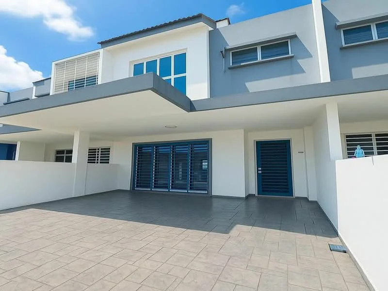 Exterior type: linked terrace house; features: grey painted facade, white painted facade, flat roof, two-storey, manicured lawn, paved walkway, large windows, blue front door, covered porch, balcony, horizontal louvre screens; style: modern.