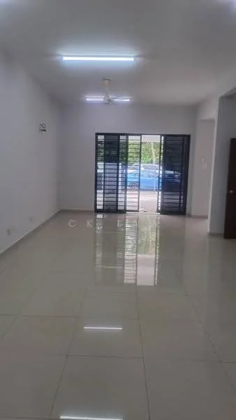 KAJANG EAST PRECINCT 4 | CORNER LOT | BASIC | 2 STOREY | SEMENYIH, Kajang East, Semenyih — view 2 of 5 — for Rent