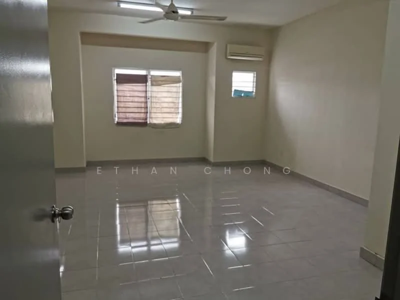 Room features: white painted walls, glossy ceramic tile flooring, ceiling fan, 1 wall-mounted split AC, 2 windows with blinds, neutral color scheme, no visible furniture, corner lighting; style: minimalist.