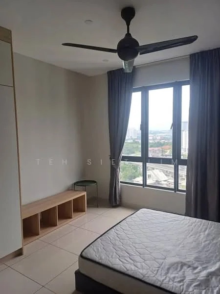 Bedroom features: queen-size bed, 5-blade ceiling fan with light, floor-to-ceiling windows, grey curtains, light-coloured walls, tile flooring, built-in wardrobe, wooden bench, glass side table; style: modern; view: city.