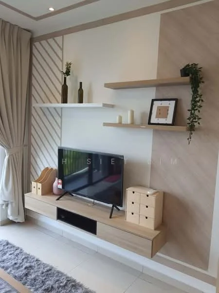Living features: light wood TV console, wall-mounted TV, floating shelves, decorative vases on shelves, framed artwork, wall paneling with diagonal stripes, curtains in light fabric, area rug with geometric pattern, neutral wall color, recessed ceiling lights; style: modern.