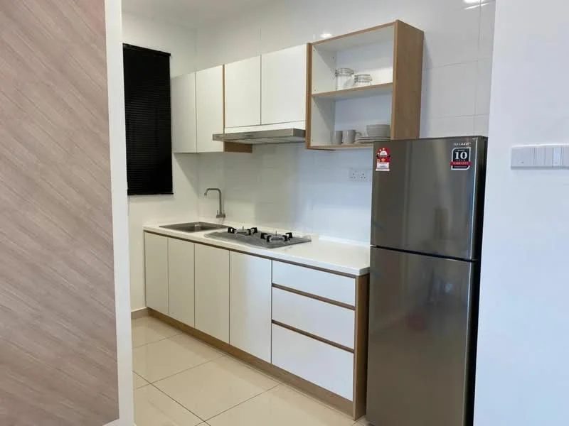 Kitchen features: white cabinetry with wood accents, stainless-steel sink, chrome pull-down faucet, 4-burner gas hob, built-in oven, stainless-steel fridge, white tiled backsplash, ceramic tile flooring, wall-mounted cabinets, countertop with integrated sink, window with black blinds; style: modern.