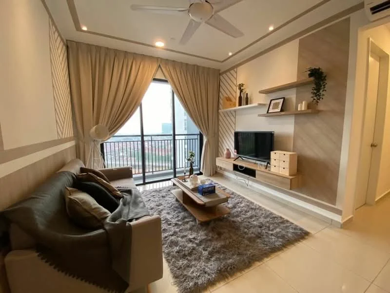 Living features: 3-seater fabric sofa in grey, decorative cushions, coffee table in wood, area rug with geometric pattern, wall-mounted TV, TV console in wood, shelves with decorative items, floor-to-ceiling windows, curtains in light fabric, ceiling fan with light, recessed downlights, wood panel accent wall, light-coloured tiled flooring; style: modern; view: city.