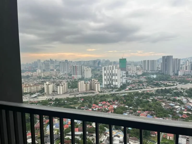 Room view: city.